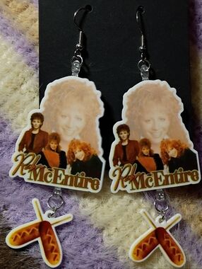 Reba McEntire Loves Corndogs Vintage Retro Exclusive Design Country Western 80s